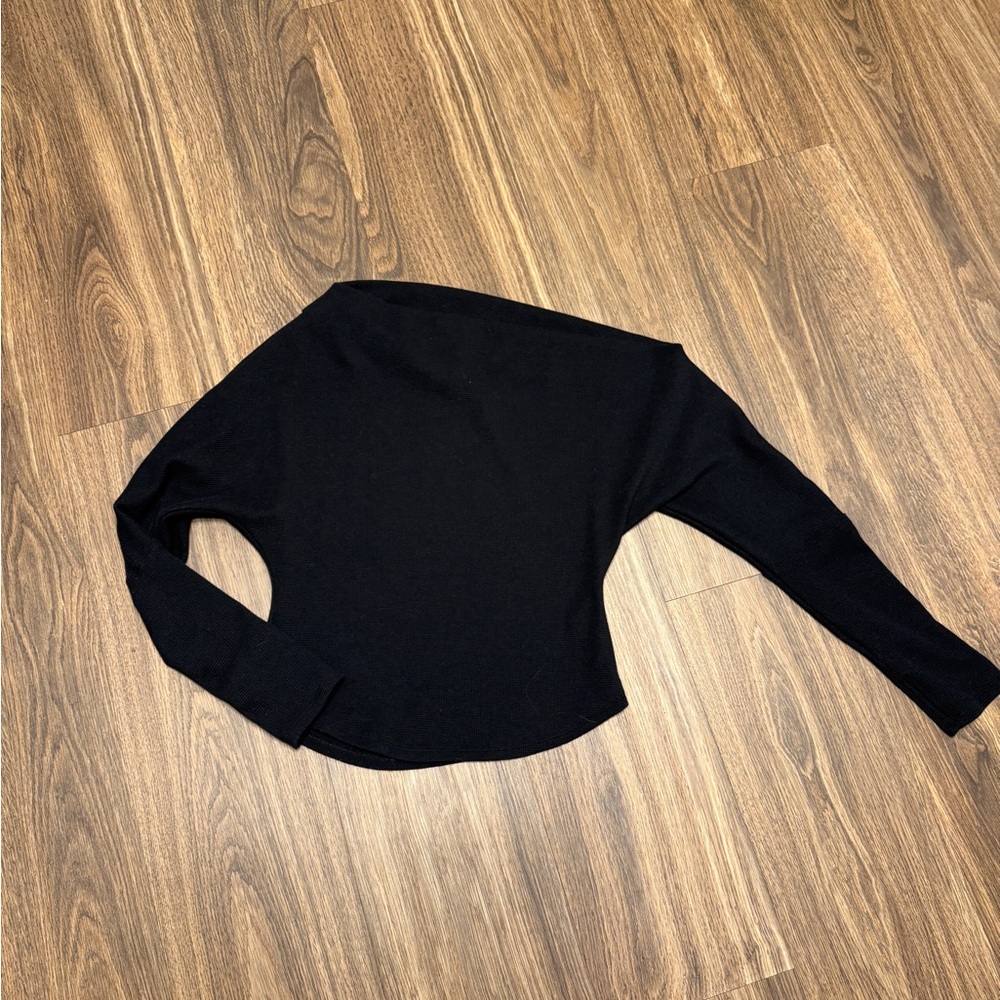 Free People top, can be off the shoulder. Size small